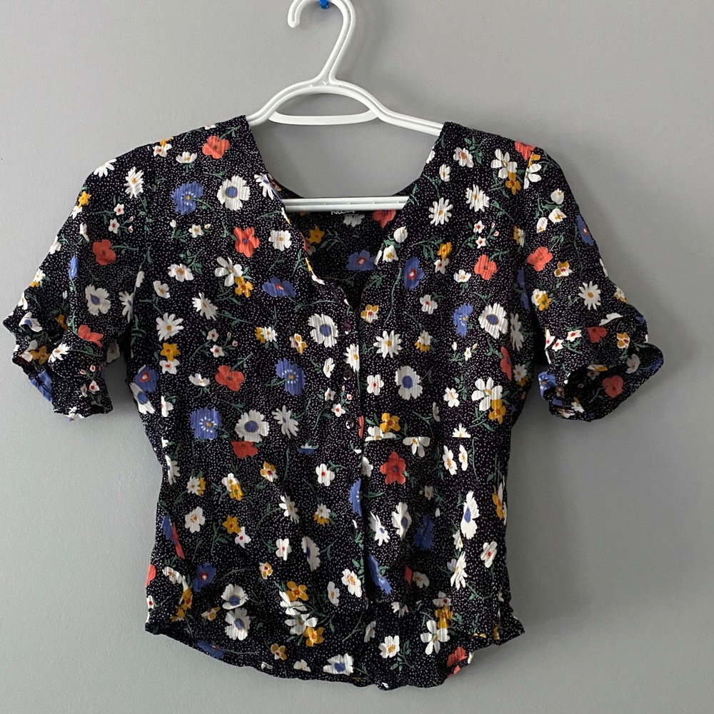 Button down cropped floral top
